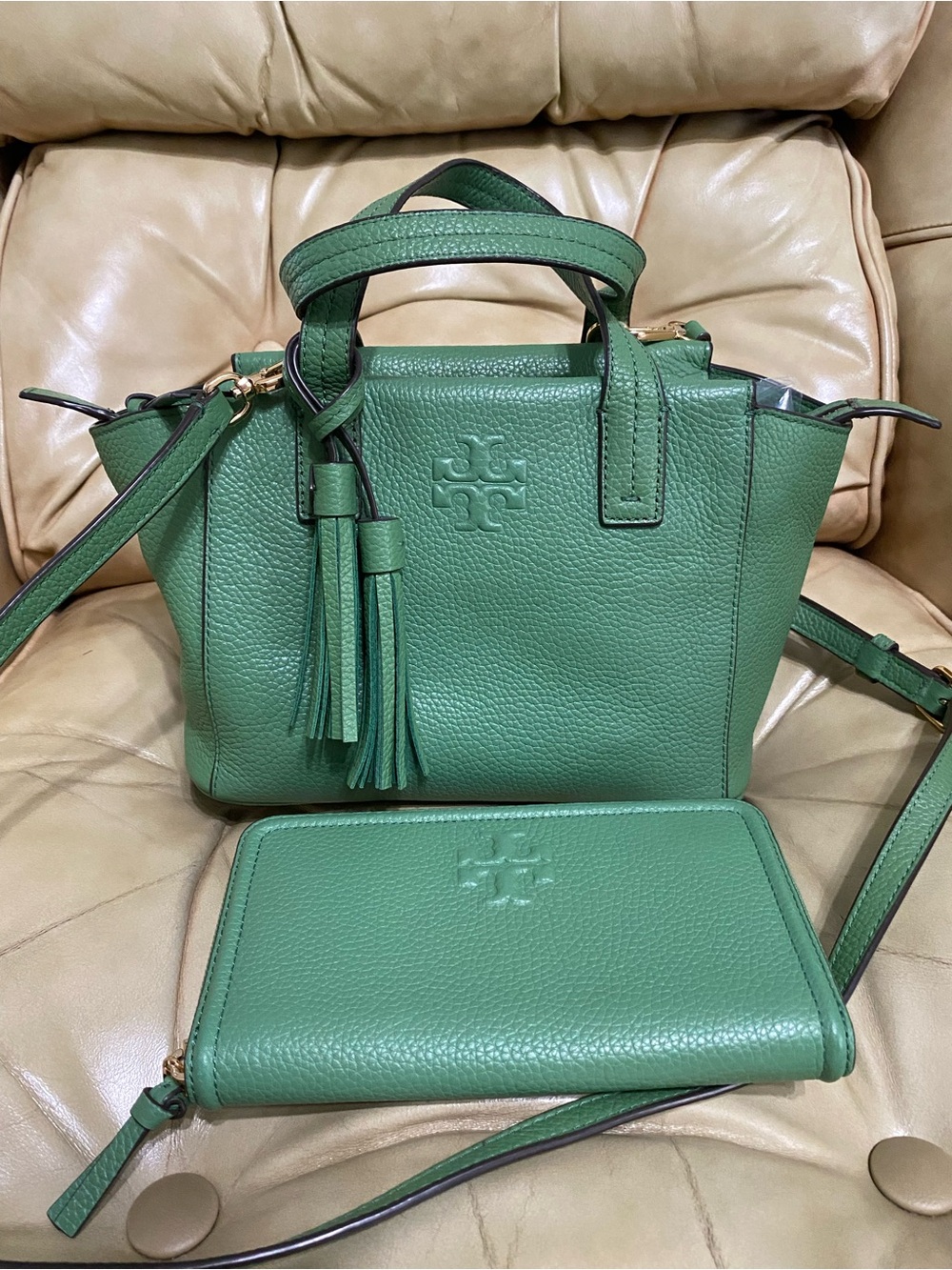 LKNW Tory Burch Satchel & Wallet Thea McGraw Slouchy Pebble Leather Crossbody
